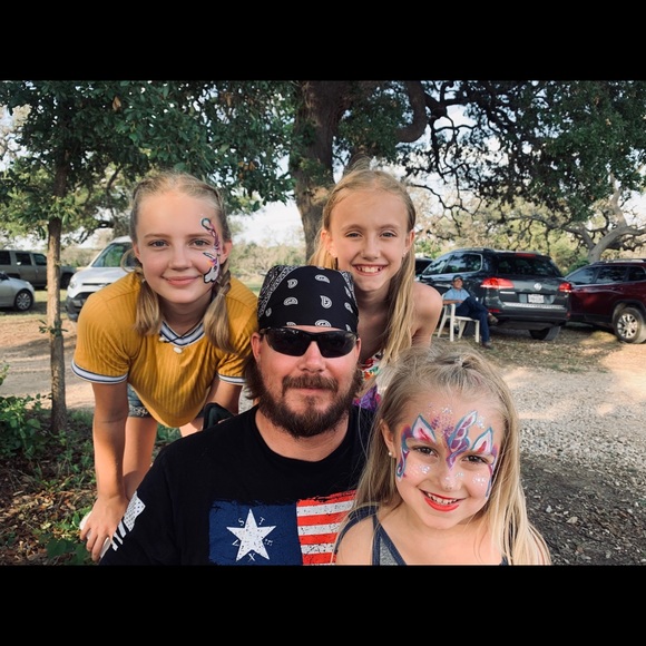 Meet your Posher, Josh - Picture 2 of 4